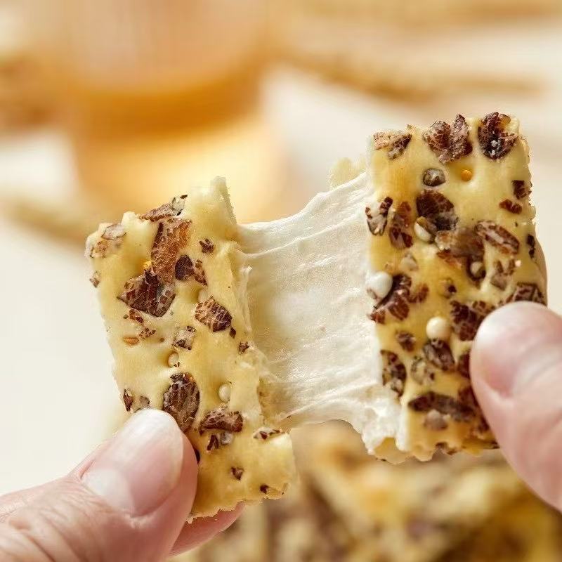 Rye Grain Nougat Soda Biscuit/黑麦牛扎苏打饼干 500g