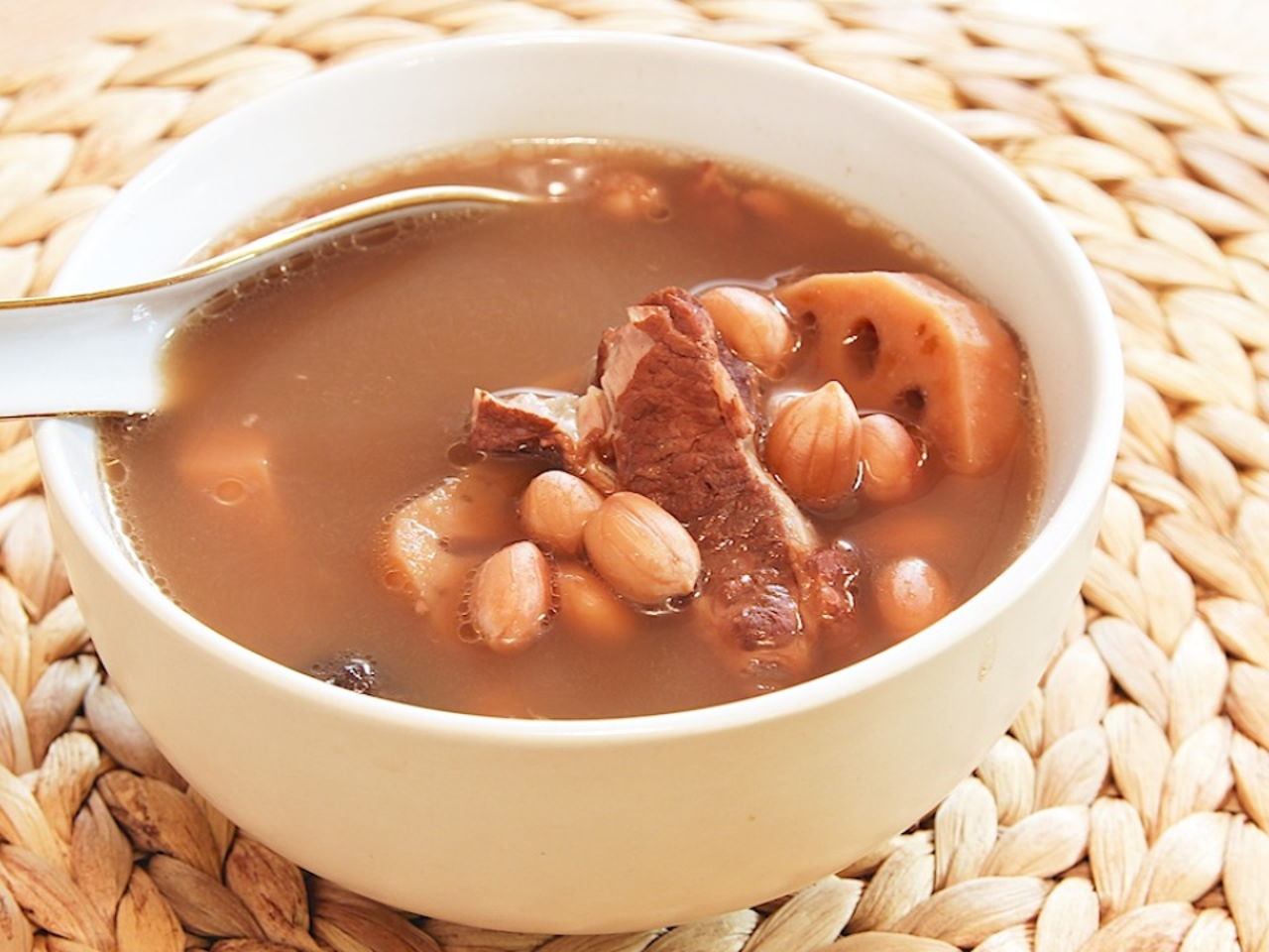 Lotus Root Peanuts Soup 莲藕花生汤